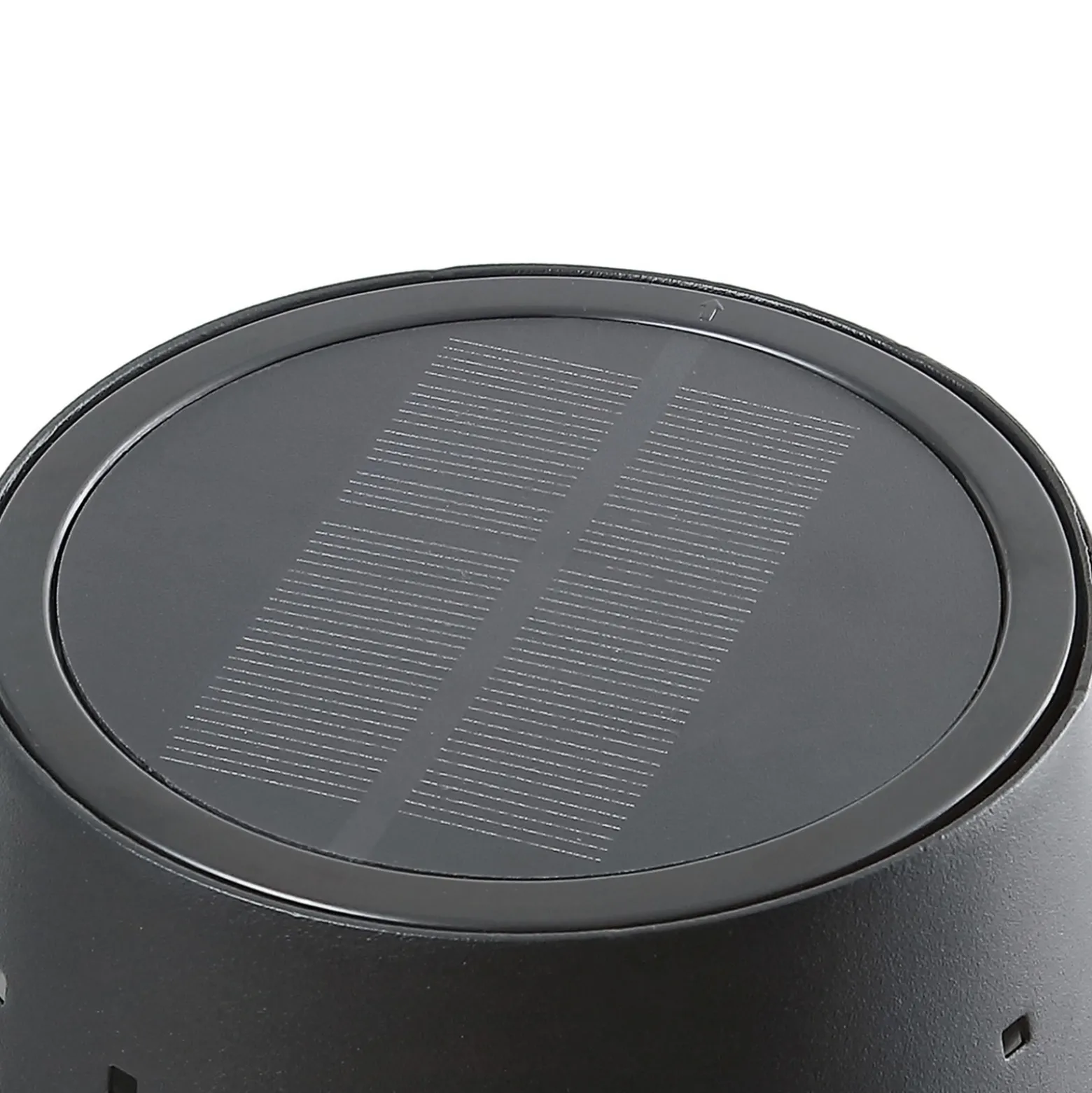 Lindby lámpara de pie LED solar Hilario, negra, hierro, batería recargable