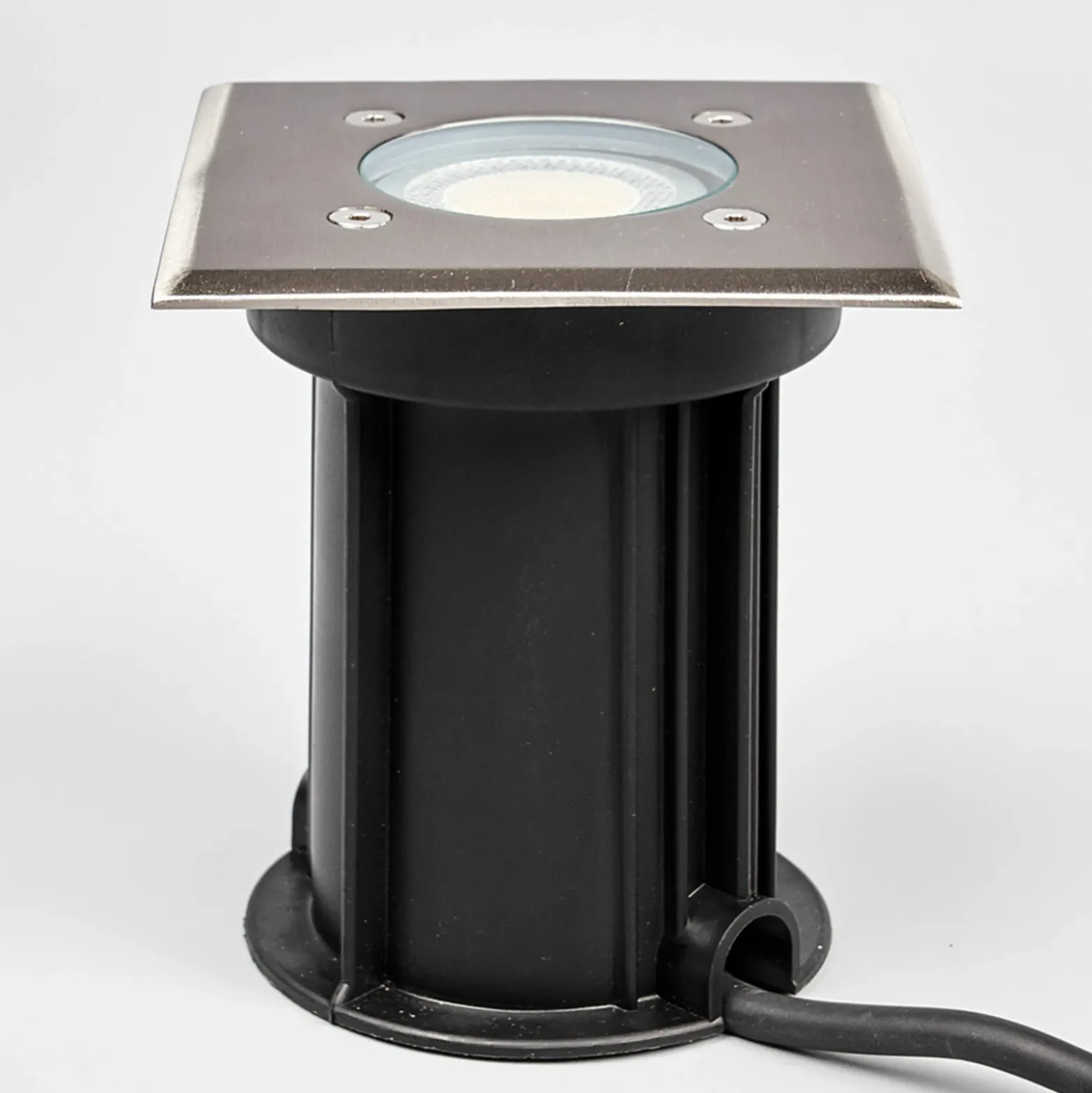 Lindby Lámpara de suelo empotrable Insa, 11 x 11 cm, GU10, IP67