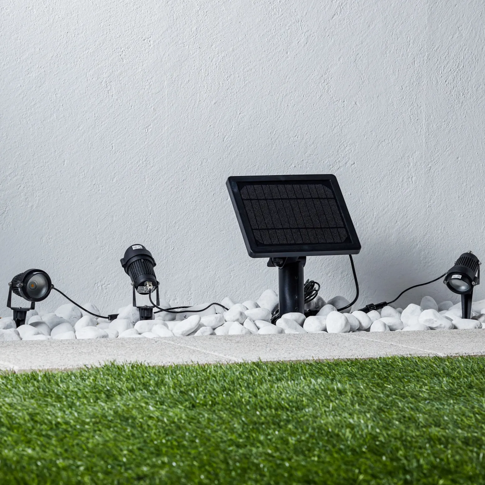 Lindby Lámpara LED con pica Malida, juego de 3, negra