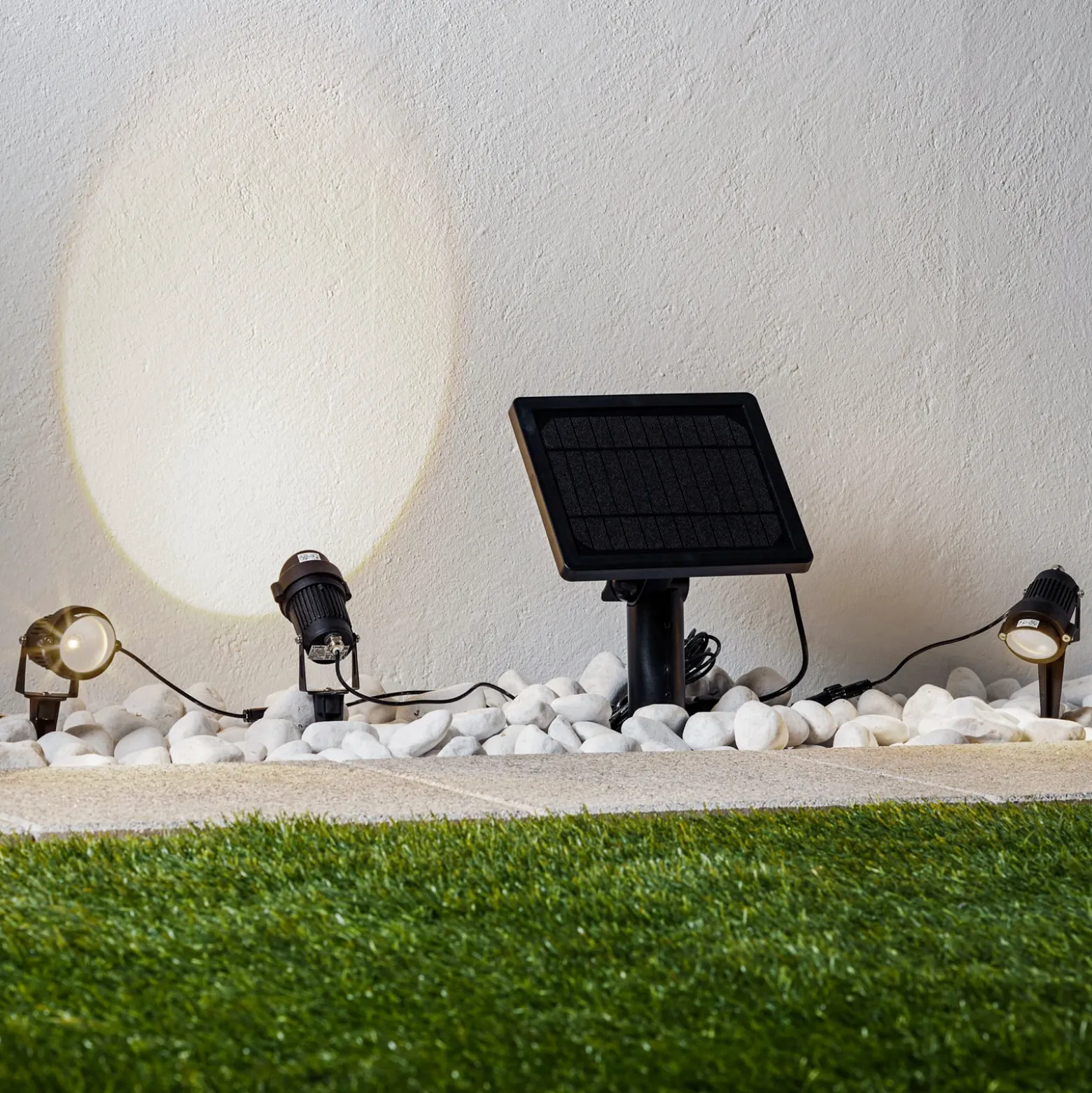 Lindby Lámpara LED con pica Malida, juego de 3, negra