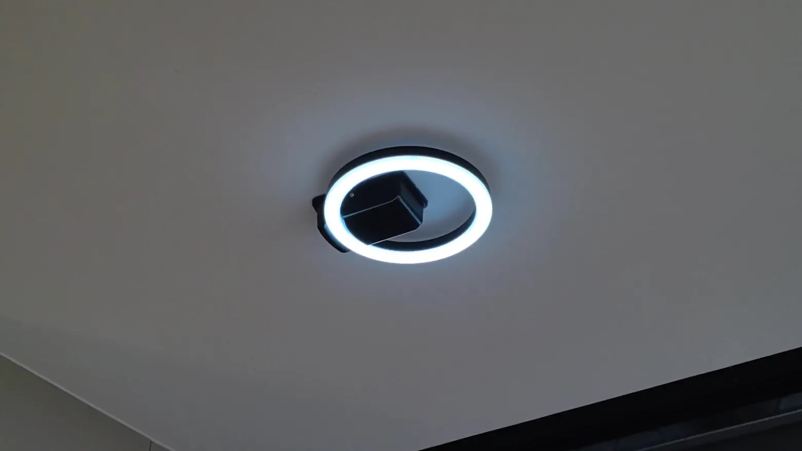 Lindby Lámpara LED de techo para exterior Finian, Ø 22 cm, CCT, atenuable