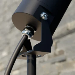 Lindby Lobelia foco con pica, GU10, IP65