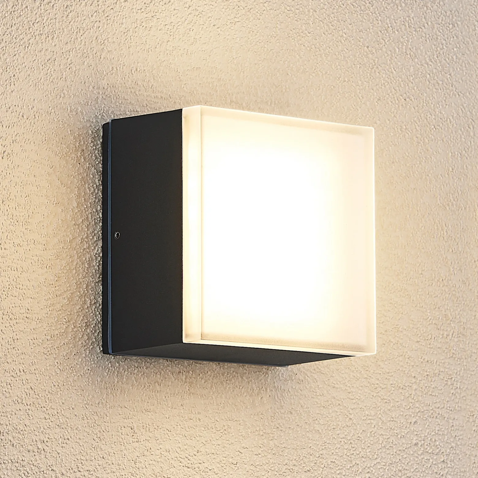 Lindby Mathea plafón para exterior, angular