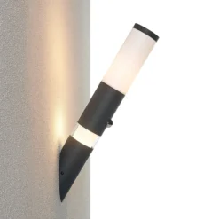 Lindby Okari aplique de exterior, sensor, antorcha