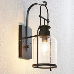 Lindby Rozalie aplique de pared, negro, metal, farol, 44cm