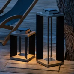 Linterna solar Teckalu, aluminio negro, 45,5 cm