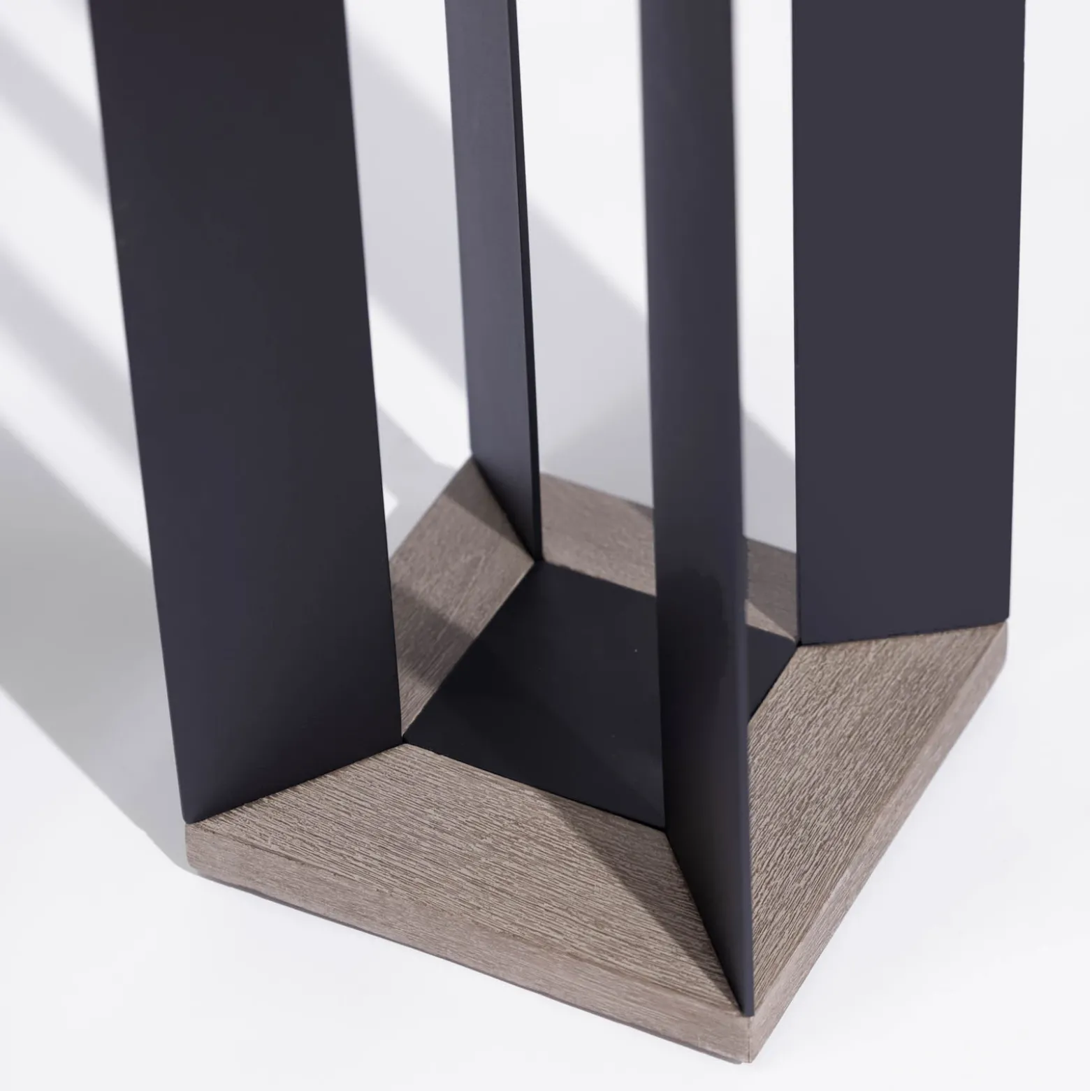 Linterna solar Teckalu, aluminio negro, 65,5 cm