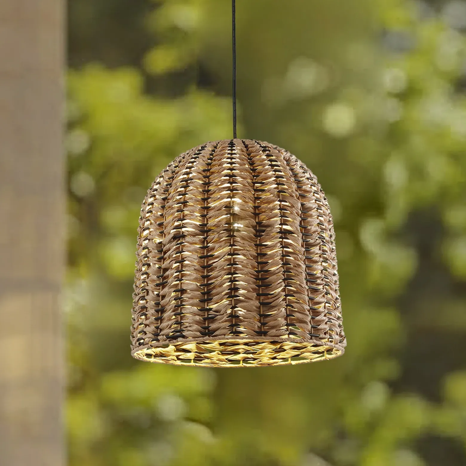 Lámpara colgante exterior Lindby Taryn, marrón, plástico, IP44 35 cm