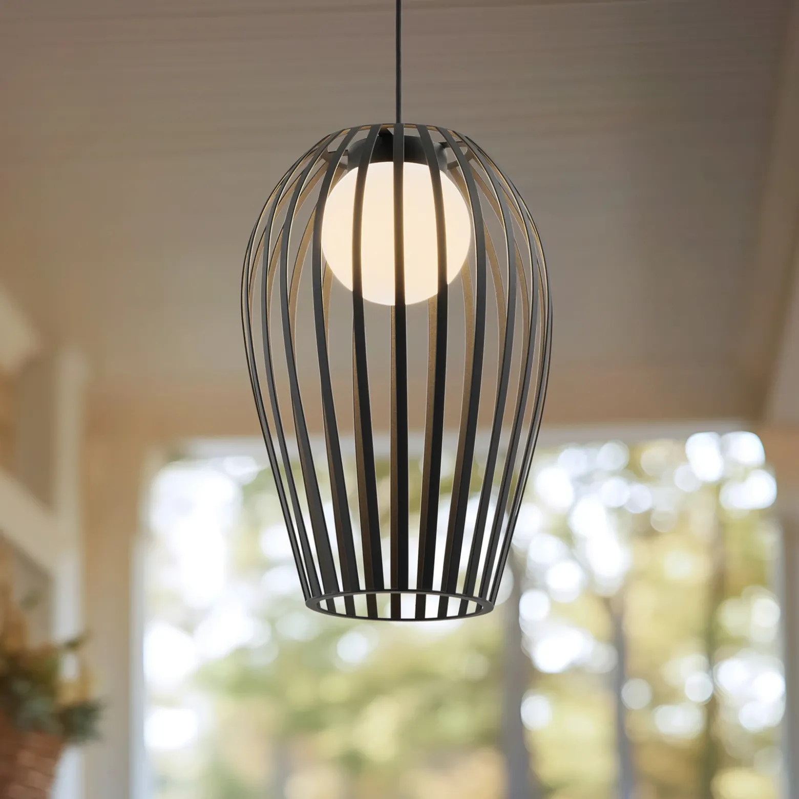 Lámpara colgante exterior Lucande Marrin, negra, metal, Ø 31 cm