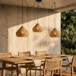 Lámpara colgante exterior Lucande Taniola, 3 luces, beige, ratán, IP44