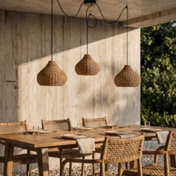 Lámpara colgante exterior Lucande Taniola, 3 luces, beige, ratán, IP44