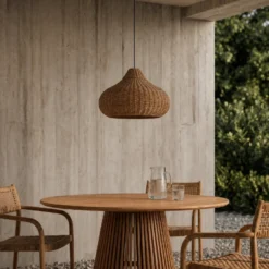 Lámpara colgante exterior Lucande Taniola, 1 luz, beige, ratán, IP44