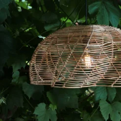 Lámpara colgante exterior Mayla, ratán natural, Ø 53 cm, enchufe IP44