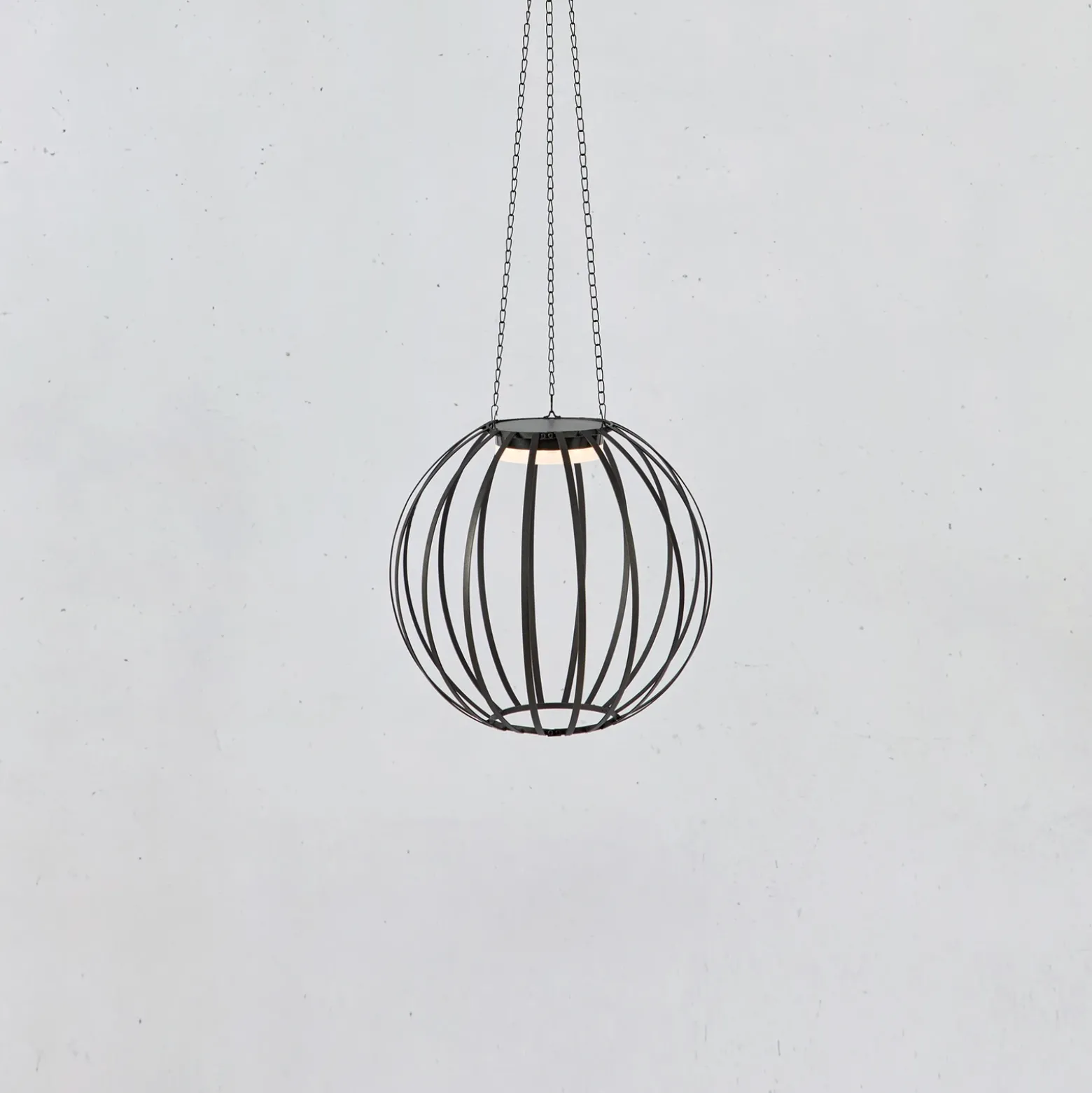 Lámpara colgante LED Kivo, Ø 37 cm, negro, IP44, atenuable.