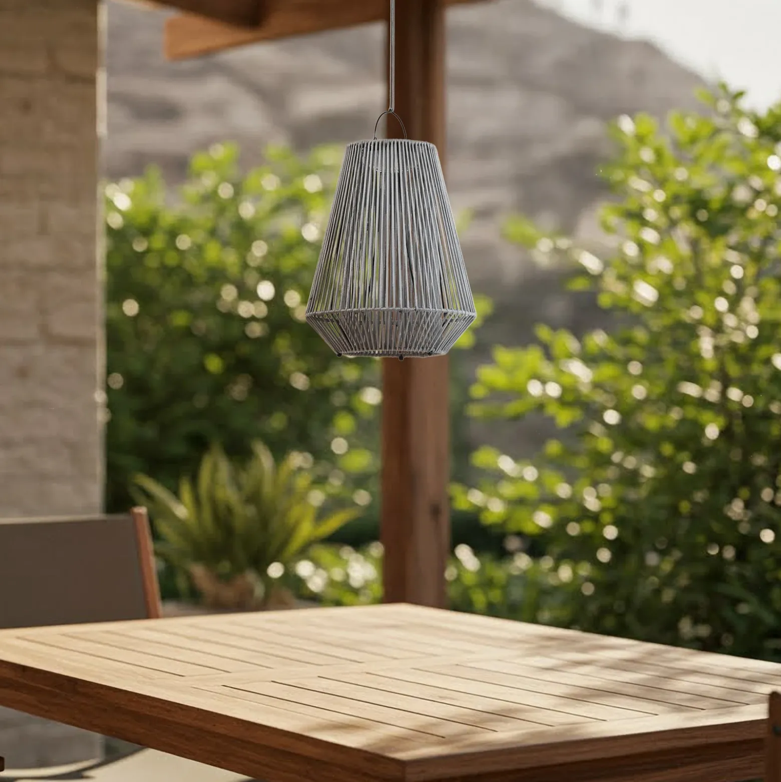 Lámpara colgante solar LED Lindby Austas, gris, Ø 32 cm, USB, IP54