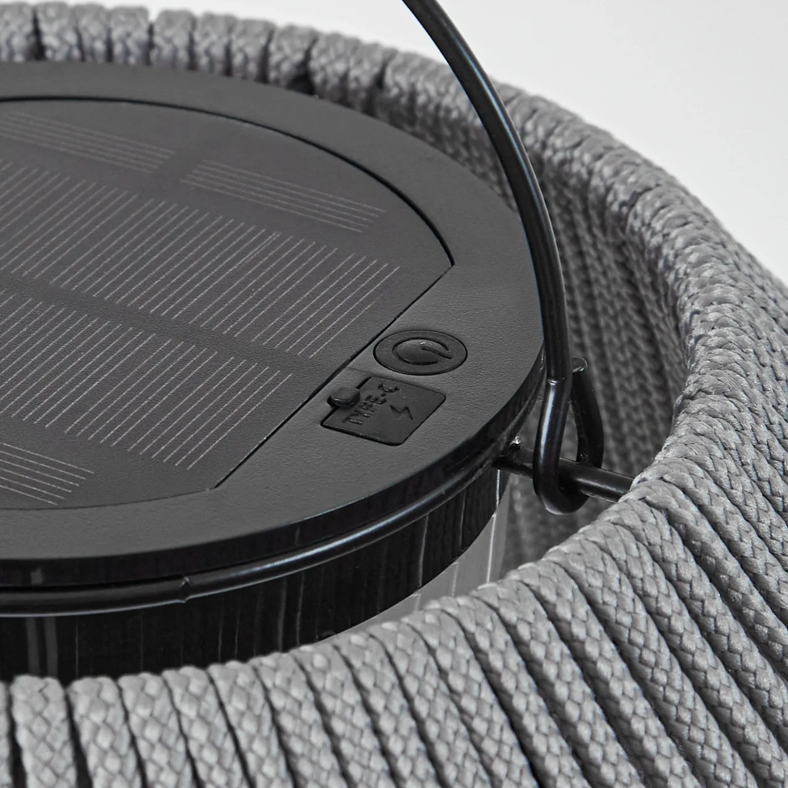 Lámpara colgante solar LED Lindby Austas, gris, Ø 50 cm, USB, IP54