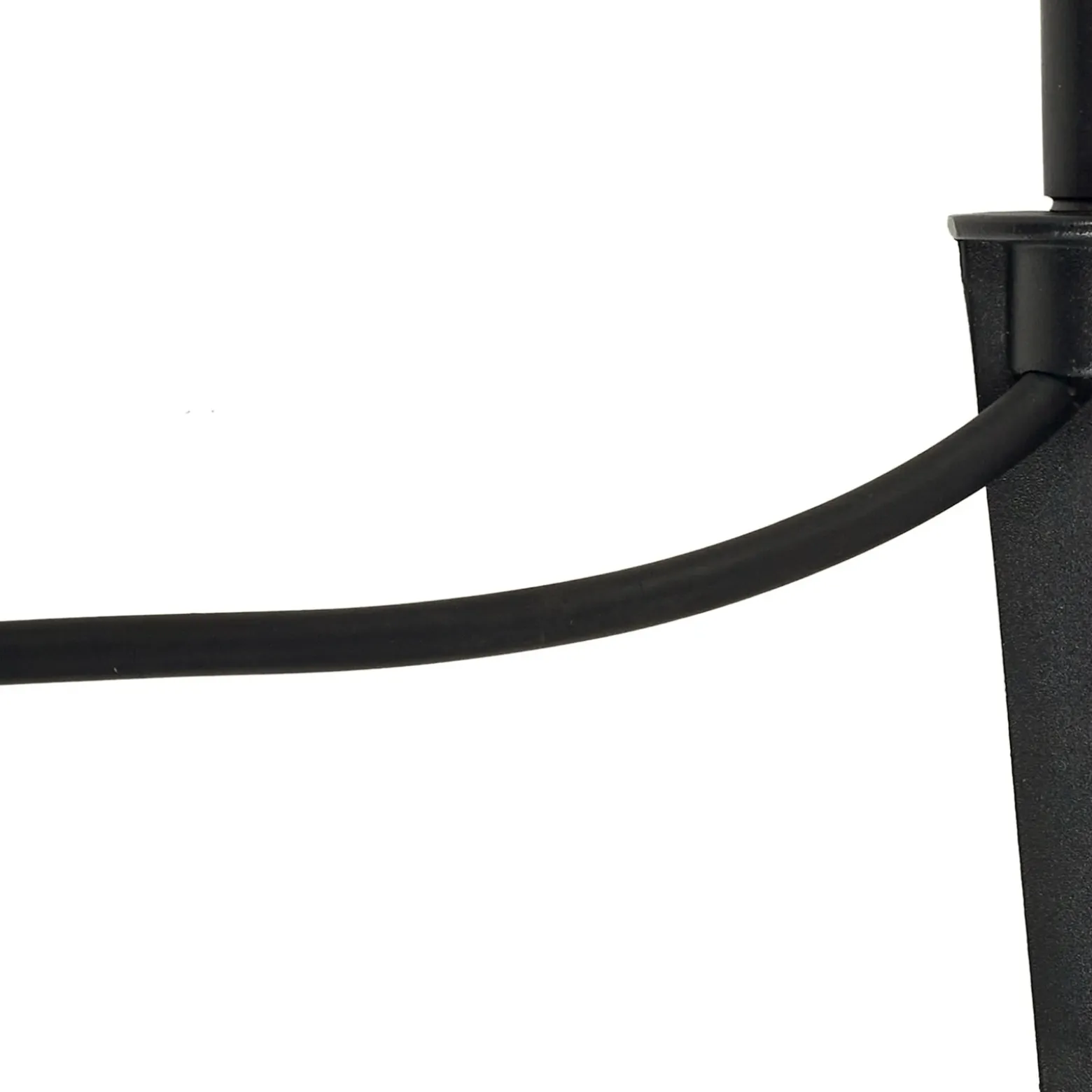 Lámpara con pica Lindby Sorvete, negra, metal, altura 62 cm