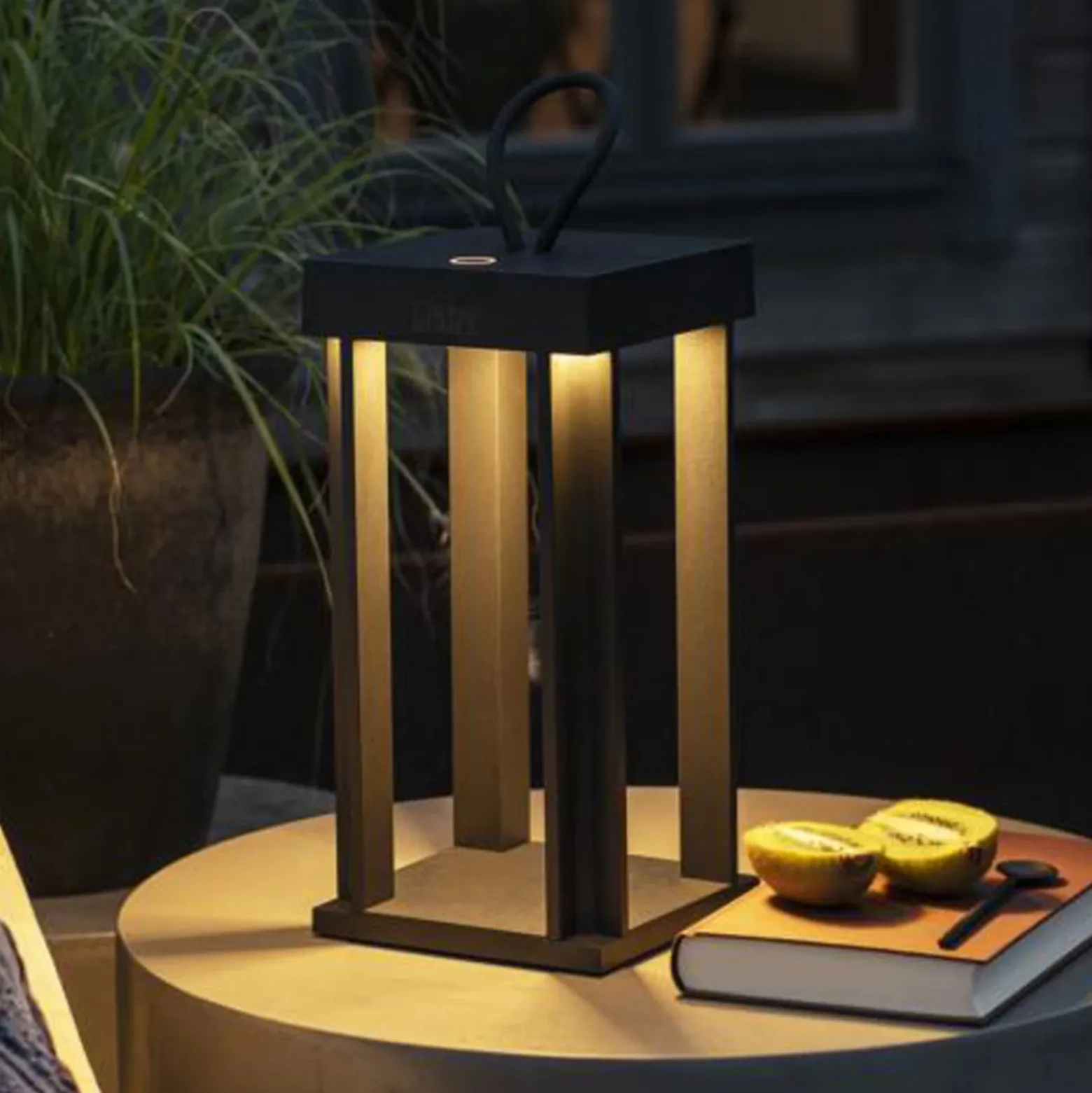 Lámpara decorativa Cannes USB, negro