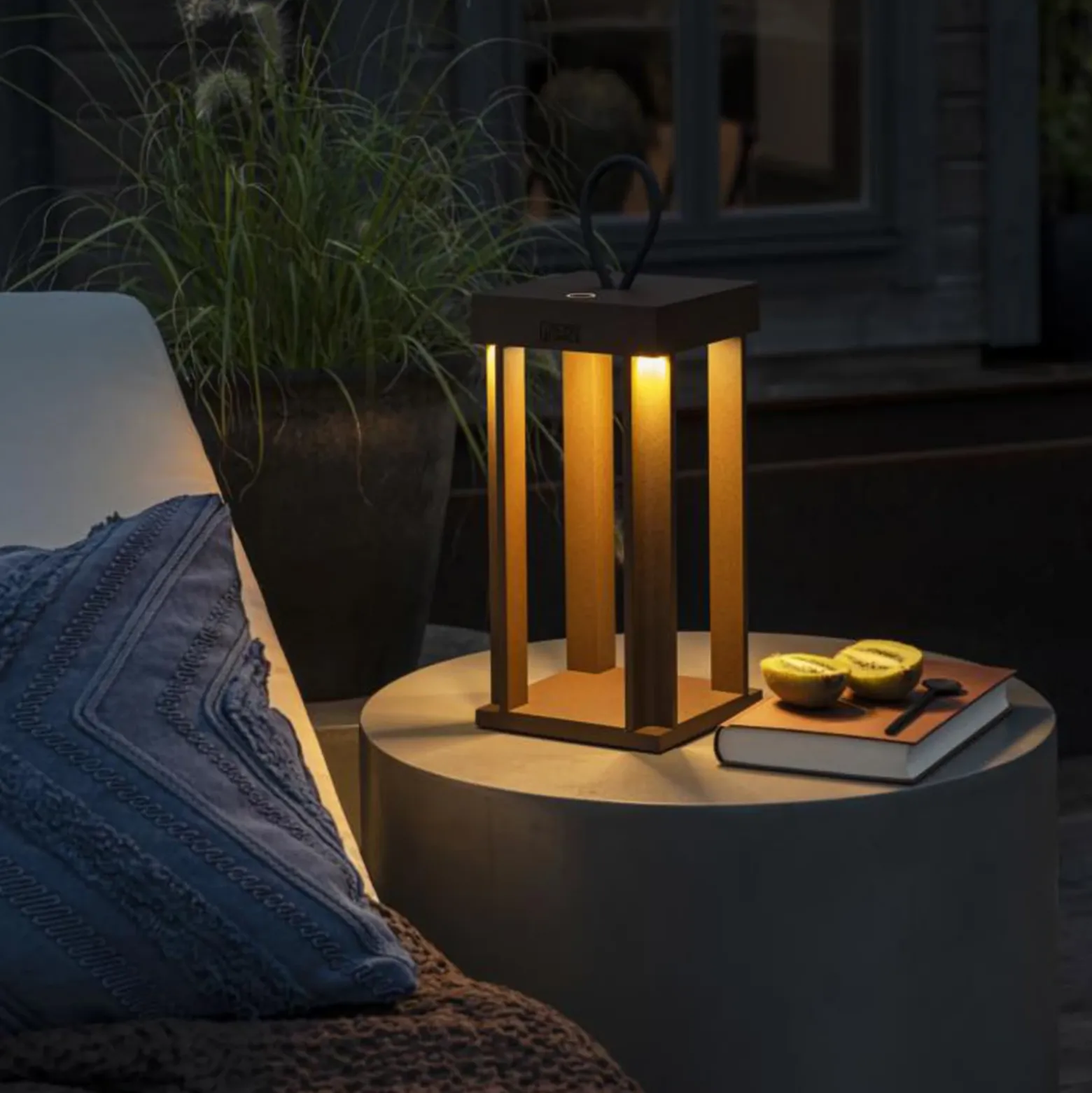 Lámpara decorativa LED Cannes USB, óxido