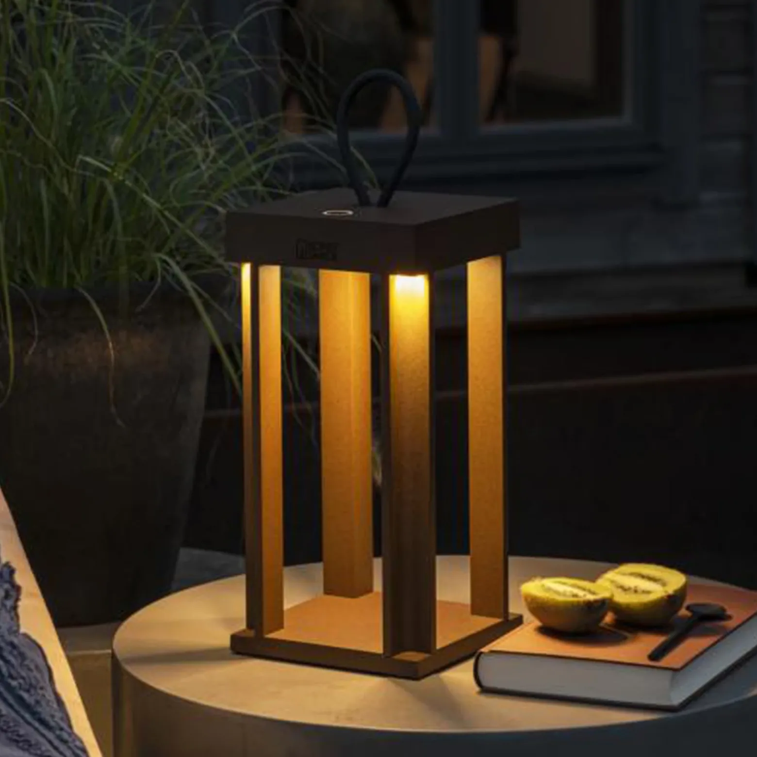 Lámpara decorativa LED Cannes USB, óxido
