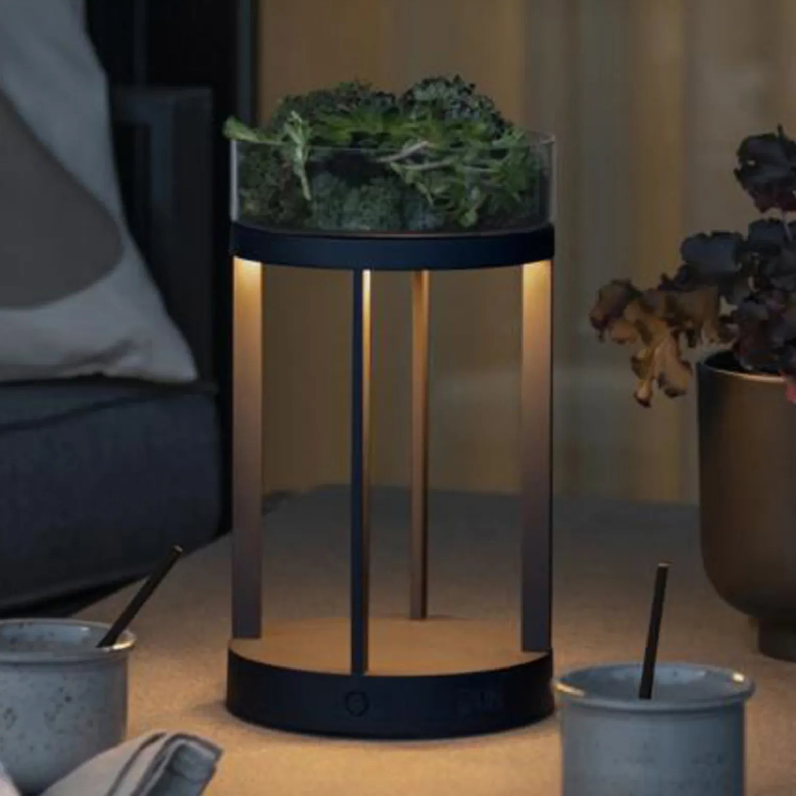 Lámpara decorativa LED Chieti USB, negro