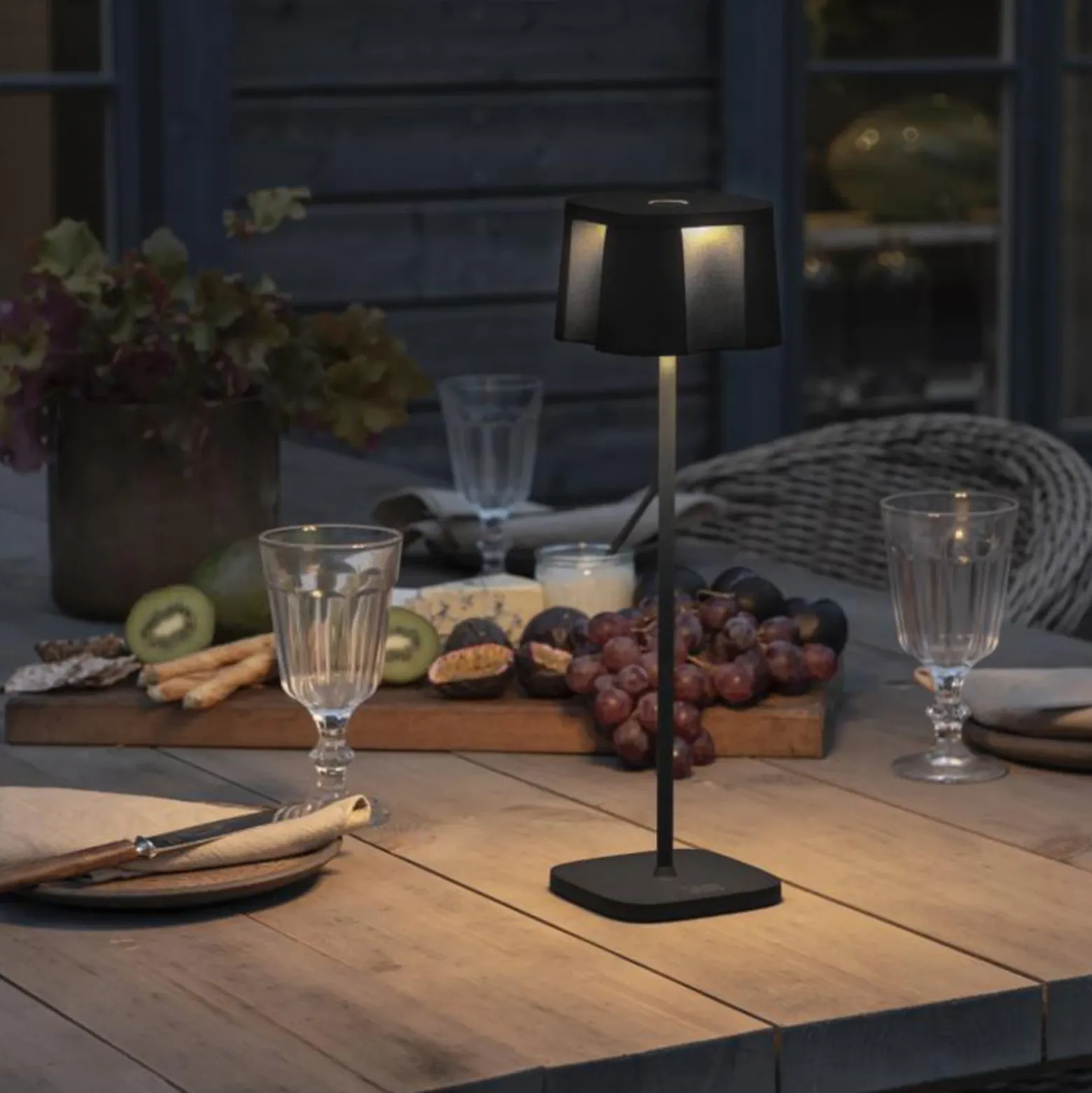 Lámpara decorativa LED Nice puerto carga USB negro