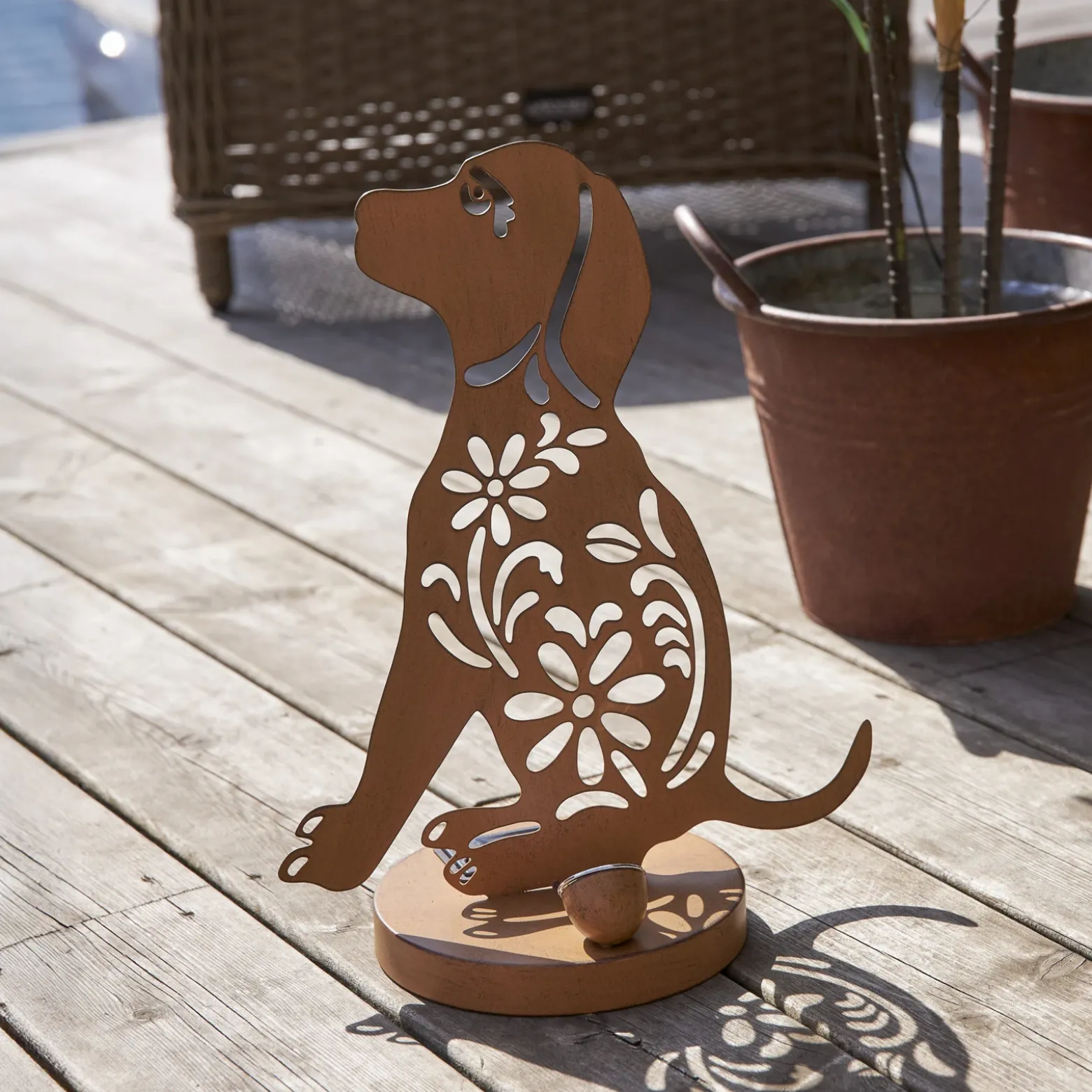 Lámpara decorativa LED solar Oxidog, altura 33 cm, color óxido, IP44