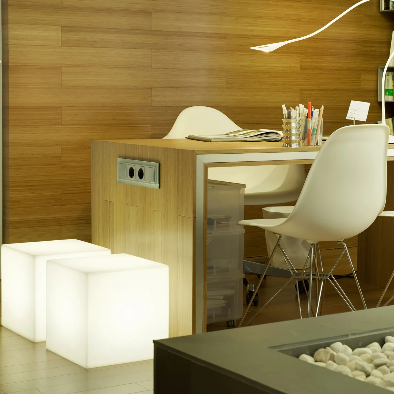 Lámpara decorativa Newgarden Cuby, forma de cubo, altura 32 cm