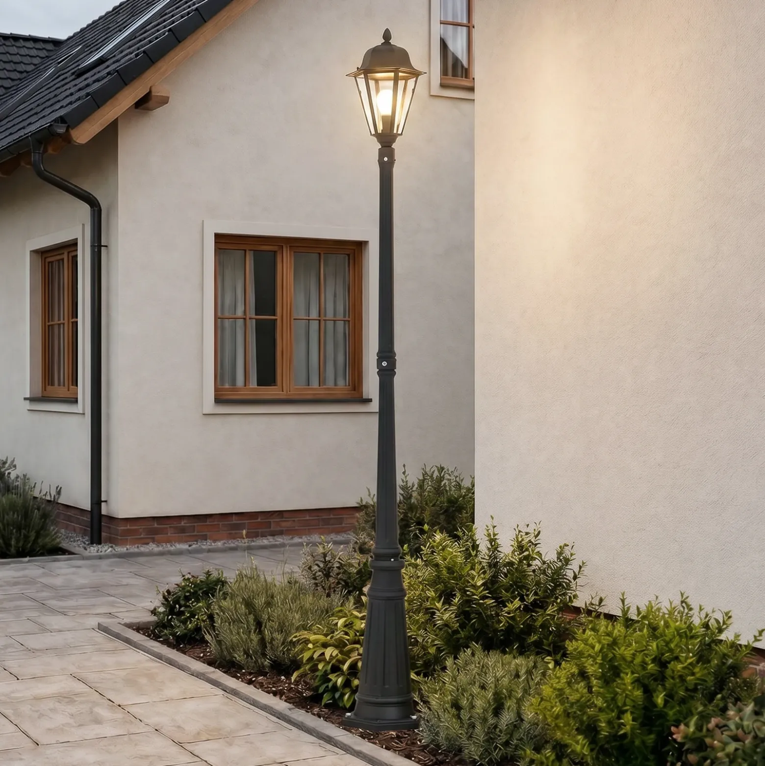 Lámpara de exterior Edana de Lindby, 211 cm, antracita, E27, IP44