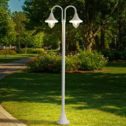 Lámpara de exterior Lindby Madea, blanca, 2 luces, 213 cm, E27, IP44