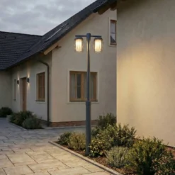 Lámpara de exterior Lucande Chandan, altura 215 cm, color antracita, 2 luces.