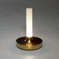 Lámpara de mesa LED Biarritz IP54 batería CCT, oro