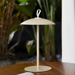 Lámpara de mesa LED con batería de Lindby Kanani, beige, atenuable