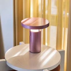 lámpara de mesa LED HÜBSCH BringMe Mini, rosa metalizado, 20 cm