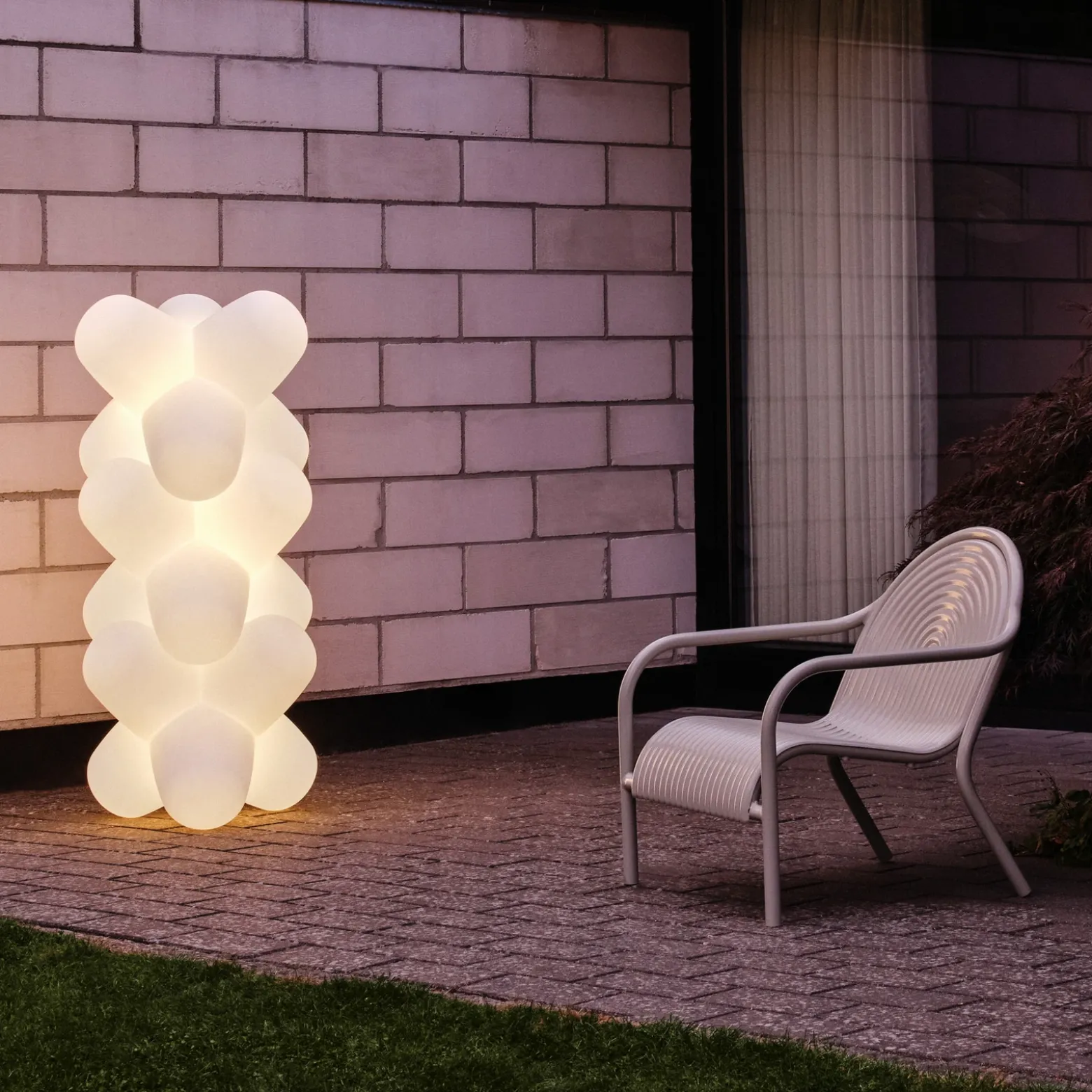 Lámpara de mesa LED JACK de Tom Dixon, blanca, 58 x 58 cm, IP65