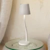 Lámpara de mesa LED Judy, batería, IP54, blanco