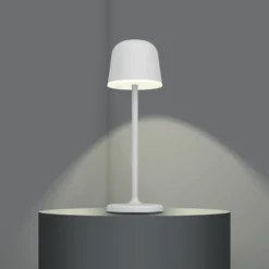 Lámpara de mesa LED Mannera con batería, gris
