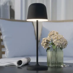 Lámpara de mesa LED Mannera con batería, negro