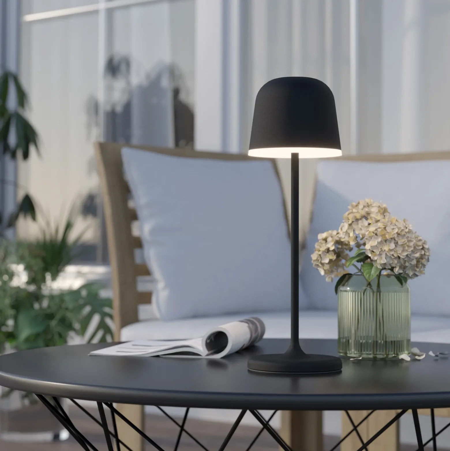 Lámpara de mesa LED Mannera con batería, negro