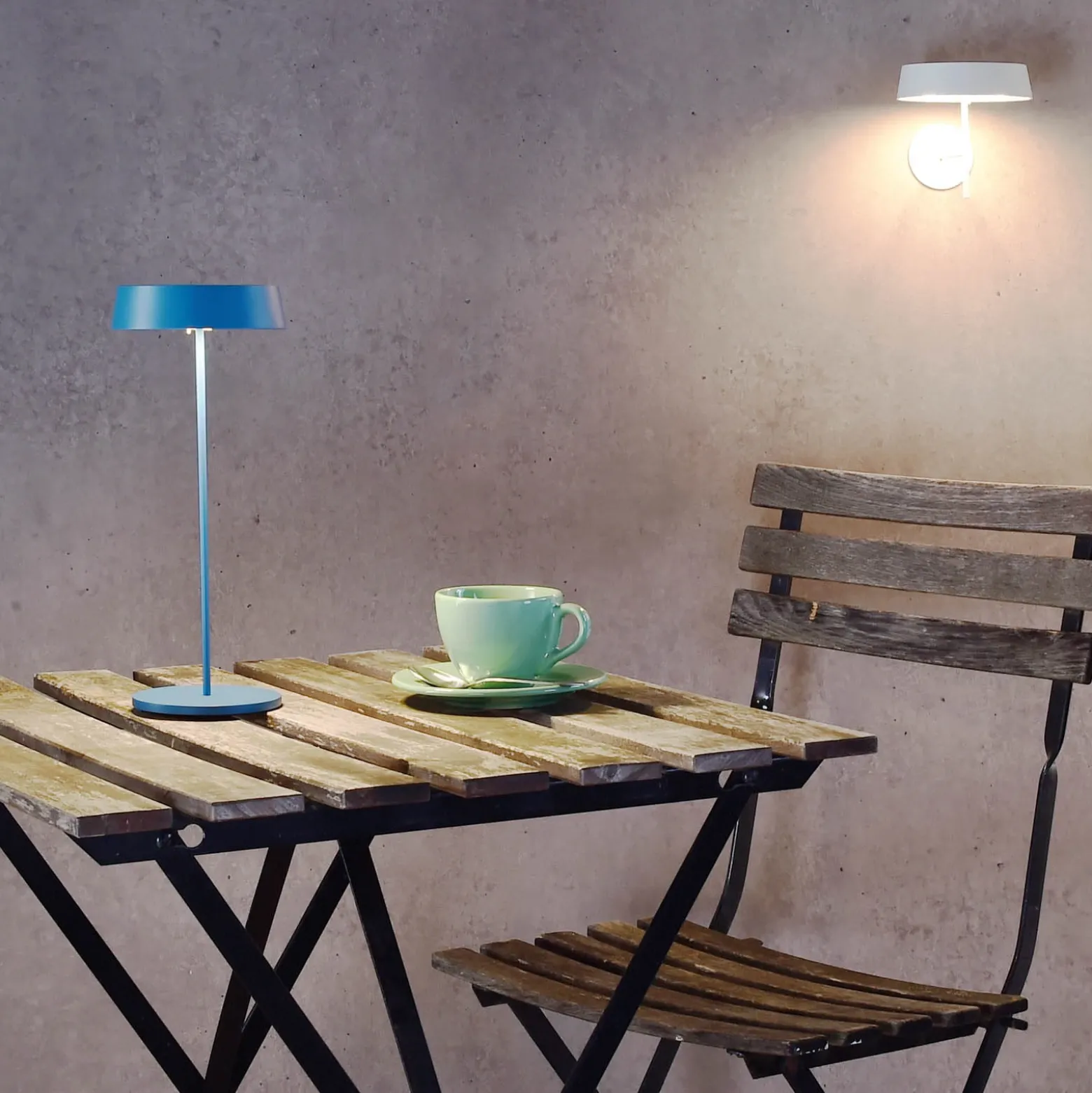 Lámpara de mesa LED Miram, batería, azul