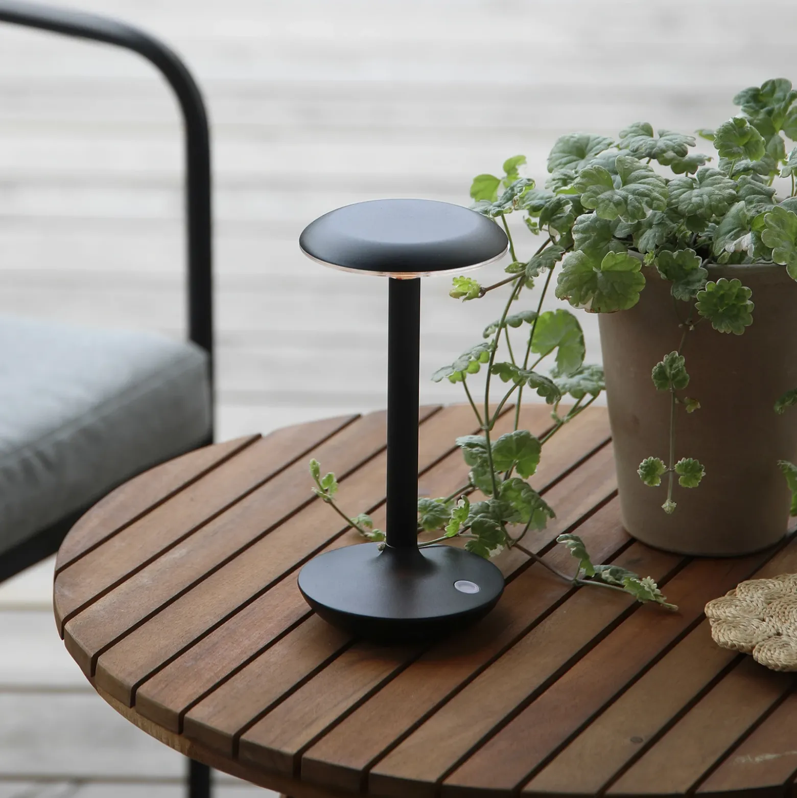 Lámpara de mesa LED Petit, negro, aluminio, IP44
