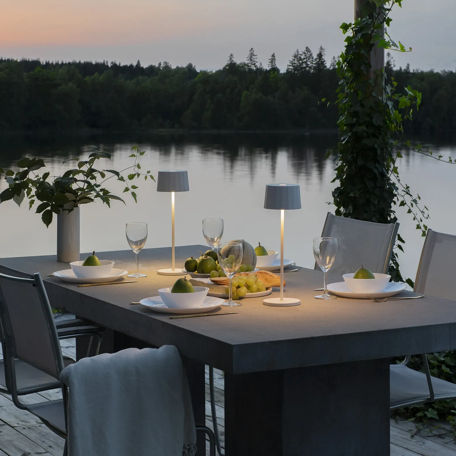 Lámpara de mesa LED Positano para exterior, blanco