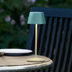 Lámpara de mesa LED recargable LOOM DESIGN Modi Micro, IP65, verde