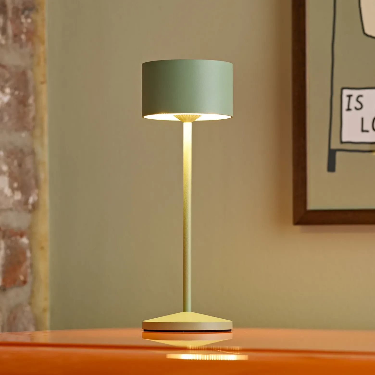 Lámpara de mesa LED recargable Veluna, verde, altura 25 cm, IP44, atenuable, CCT