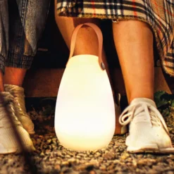 Lámpara de mesa LED recargable Ruby, Ø 14 cm, blanca, IP44, RGB atenuable