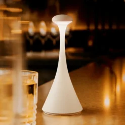 Lámpara de mesa LED recargable Nudrop mini, blanco nieve, IP54, atenuable