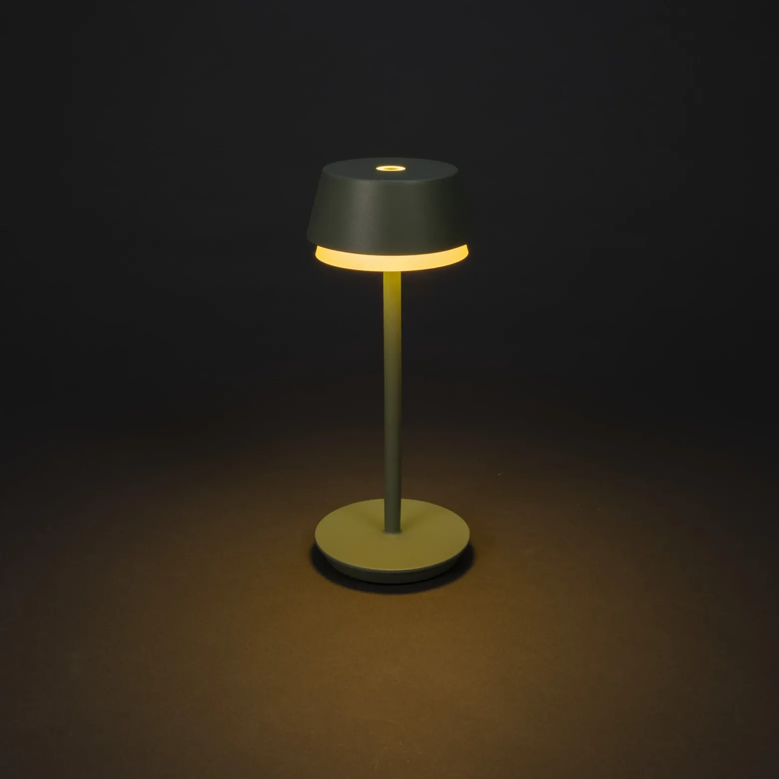 Lámpara de mesa LED recargable Lyon, verde/gris, IP54, atenuador, CCT, RGB