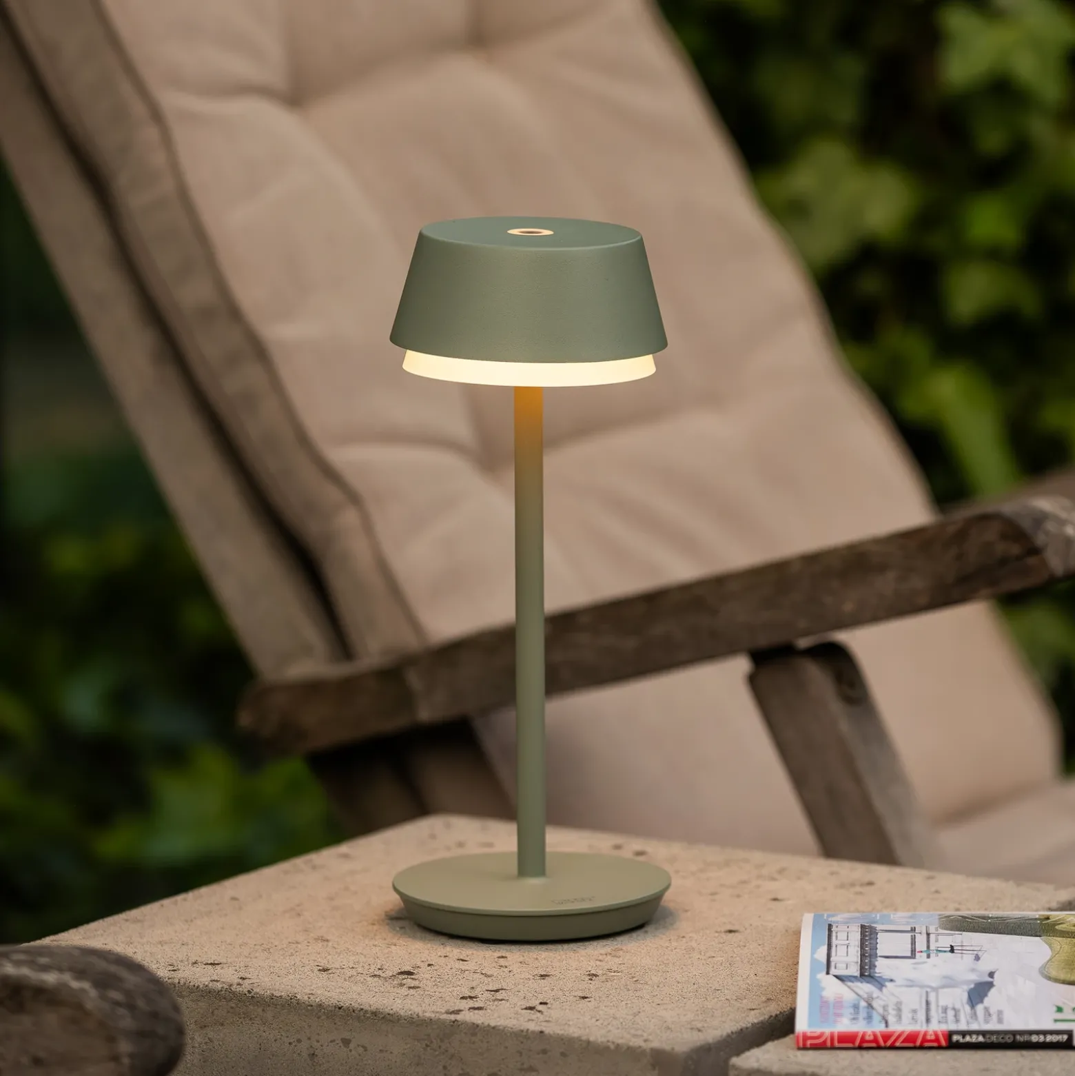 Lámpara de mesa LED recargable Lyon, verde/gris, IP54, atenuador, CCT, RGB