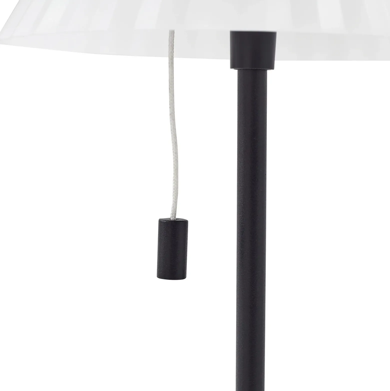 Lámpara de mesa LED recargable Ilvi de Lindby, negra, aluminio, Ø 17,5 cm