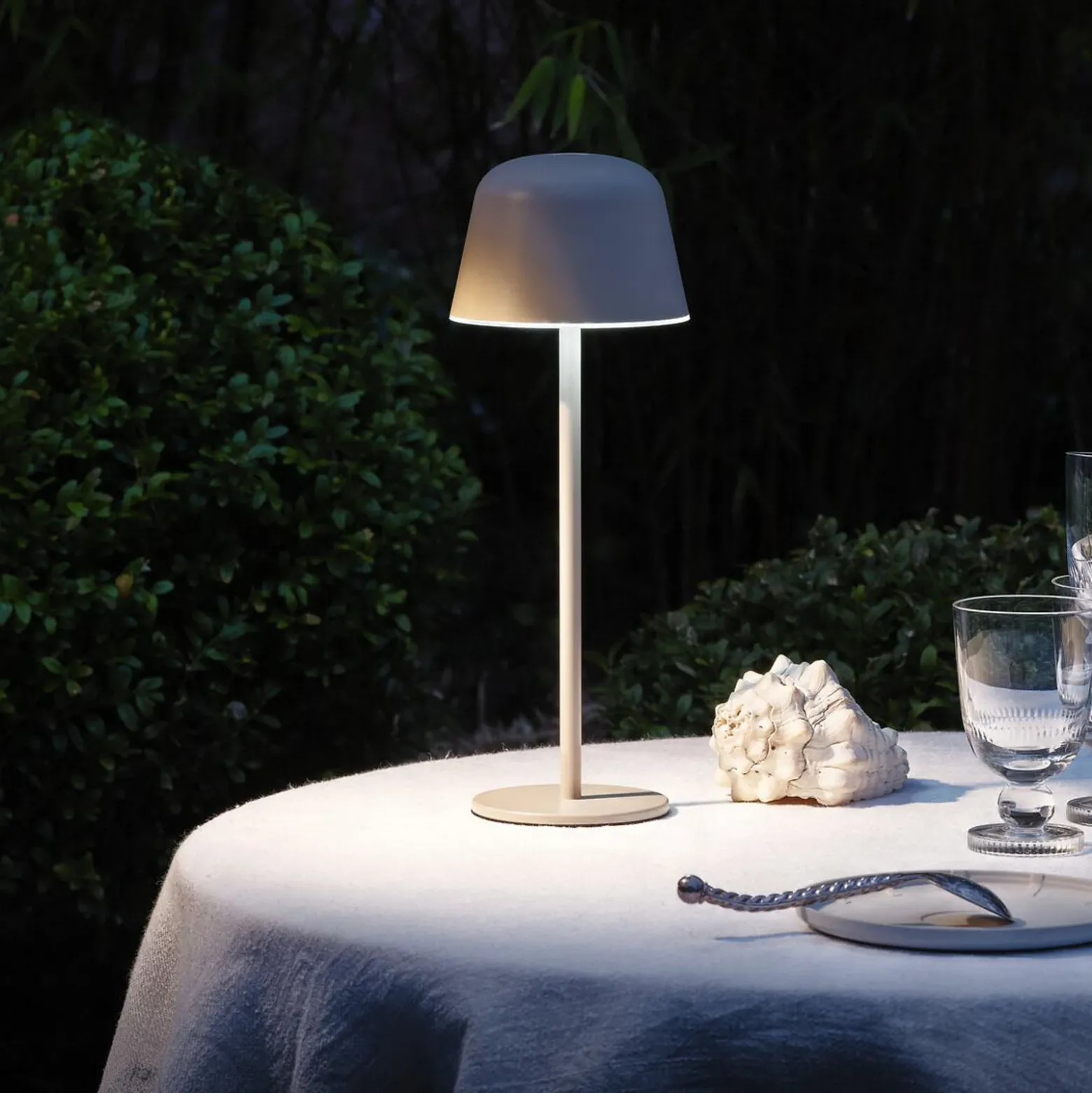 Lámpara de mesa LED recargable OSRAM ENDURA STYLE, beige 30 cm IP44 CCT